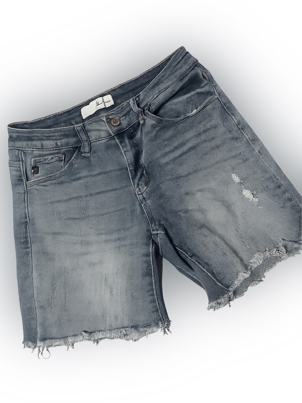 KanCan mom length shorts! 🩵